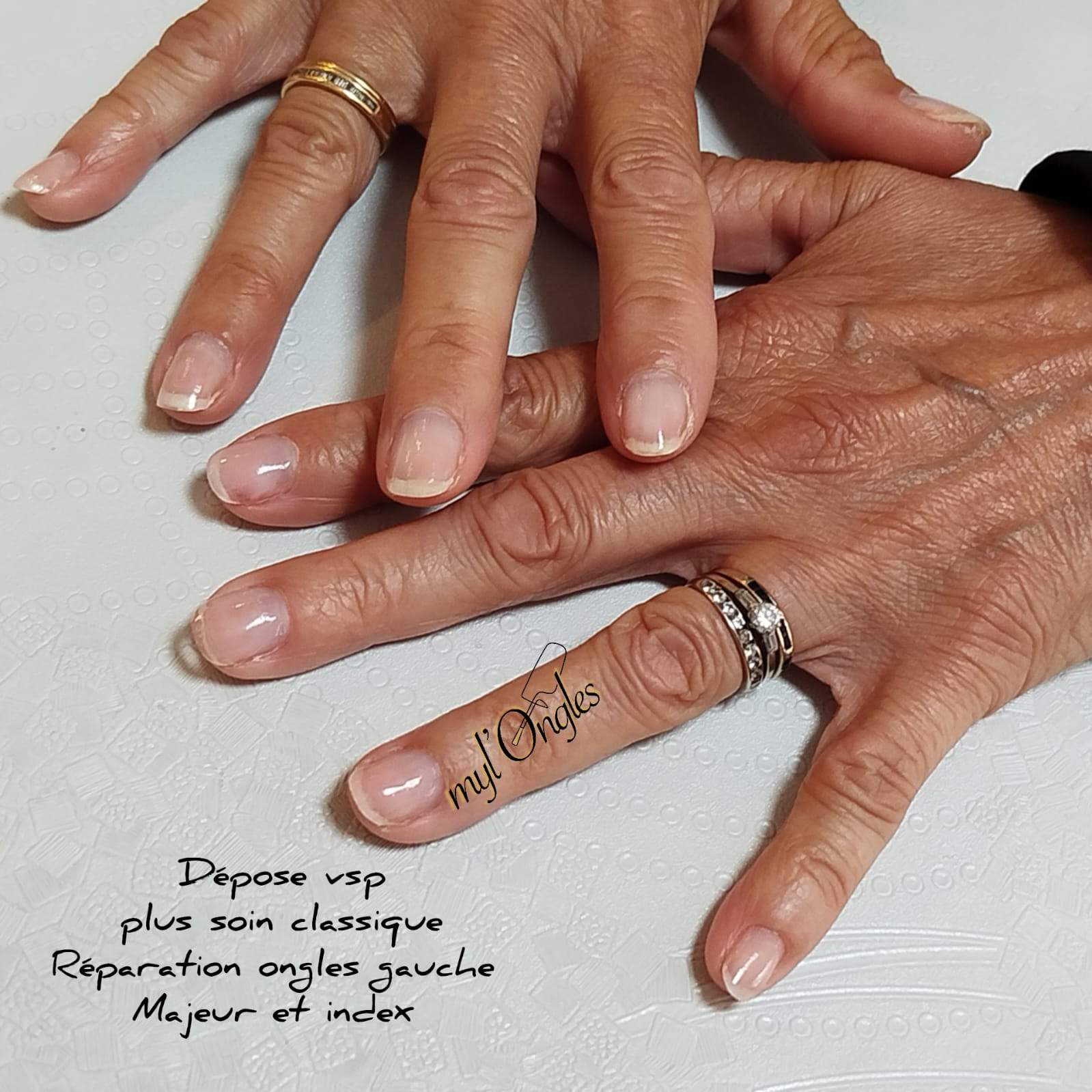 Manucure avec réparation d'ongle et soin classique