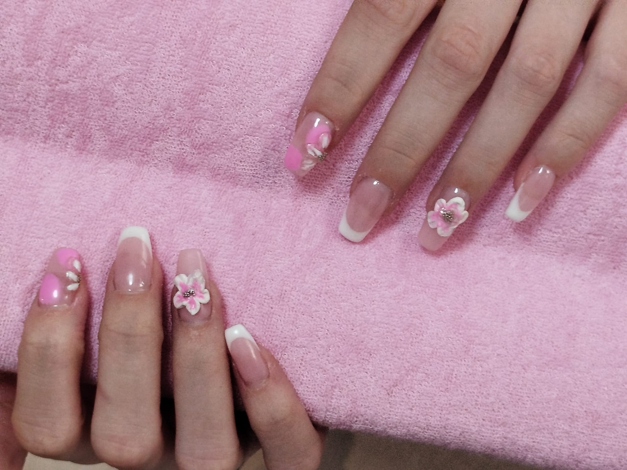 Pose de vernis longue durée sur gel X avec nail art 3D